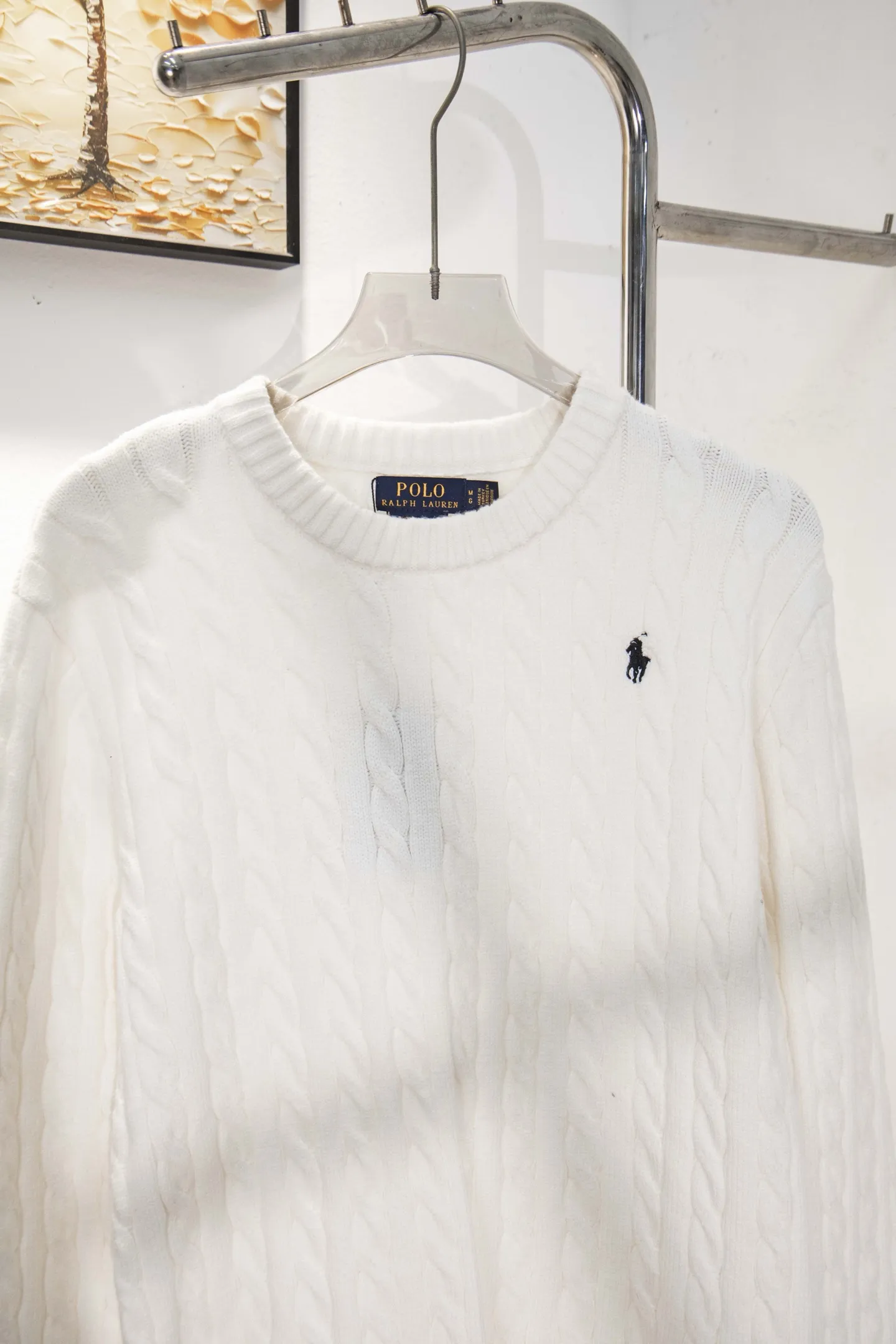 P210 model number: Y195 Ralph Lauren men's round neck sweater men's hemp flower original collar sweater. The version is really good-looking. It can be worn alone or as a jacket to be worn inside or outside. The upper body shows personal fashion charm. Four colors are available. The same style for men and women. A must-see item for new summer products. Tag, hanging grain, washed, packaging bag, full set of accessories. Very good appearance, super exquisite workmanship. Size: S-XL